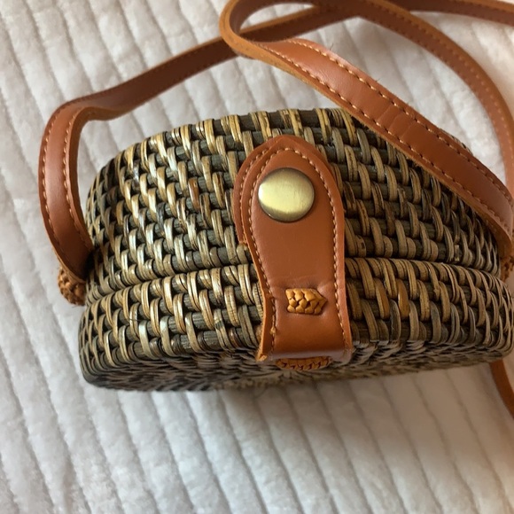 Bali Rattan Woven Round Crossbody Bag - Picture 3 of 4